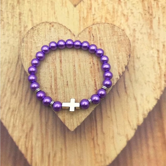 Purple Faux Pearl Side Cross Stretch Bracelet - Picture 4 of 5